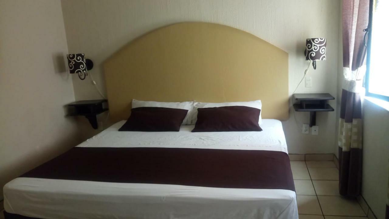 Hotel Brambila Union de Tula Екстериор снимка