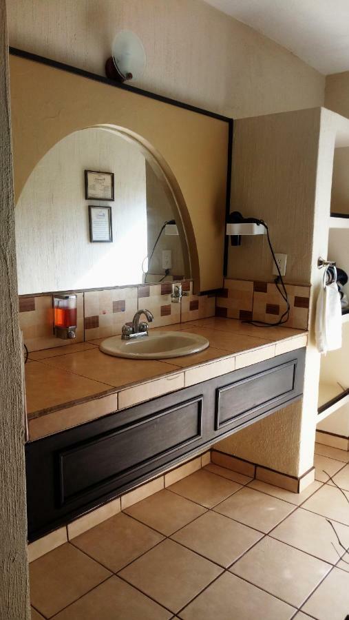 Hotel Brambila Union de Tula Екстериор снимка
