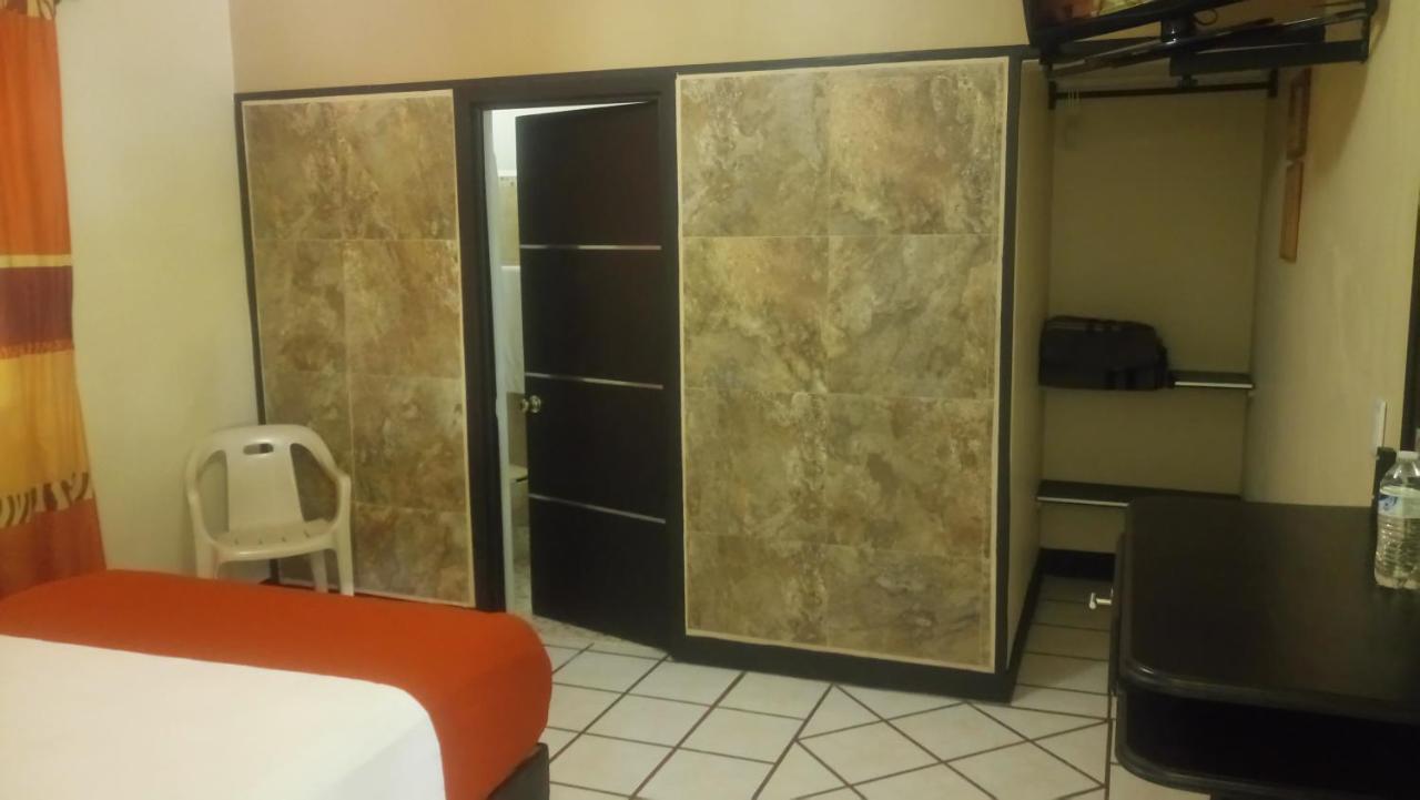 Hotel Brambila Union de Tula Екстериор снимка